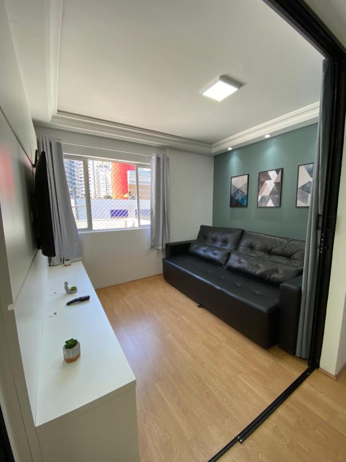 101- Lindo Apartamento Amplo E Decorado, 2 Quartos, Sala, Cozinha Completa, Mobiliario Moderno, Lavanderia , Excelente Localizacao No Bairro Bigorrilho 쿠리치바 외부 사진