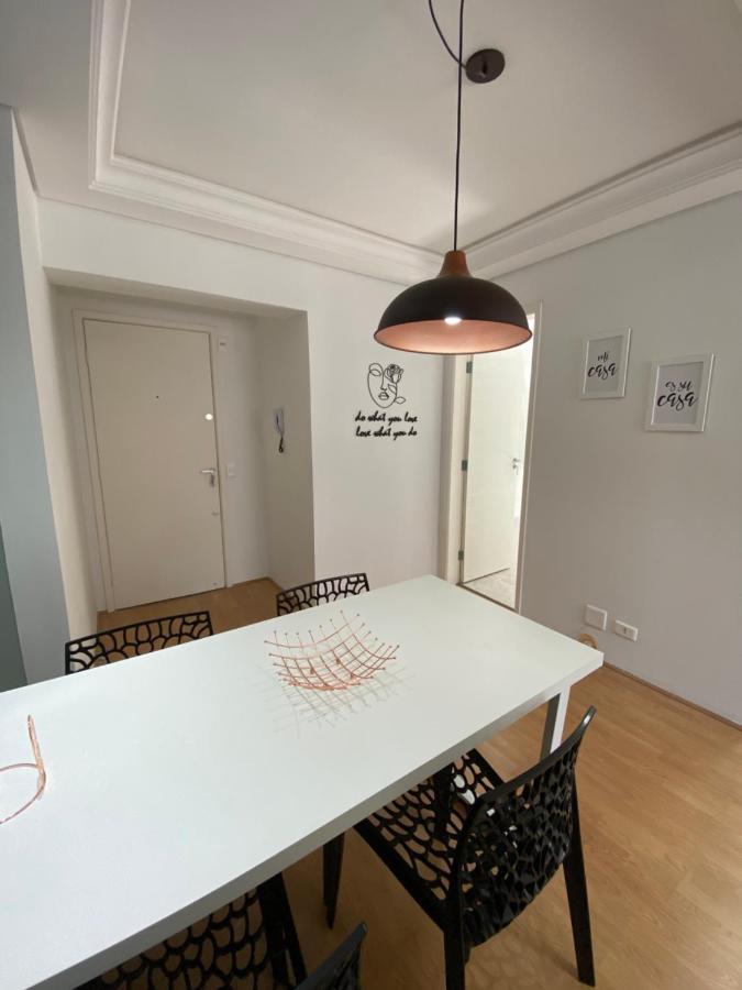 101- Lindo Apartamento Amplo E Decorado, 2 Quartos, Sala, Cozinha Completa, Mobiliario Moderno, Lavanderia , Excelente Localizacao No Bairro Bigorrilho 쿠리치바 외부 사진