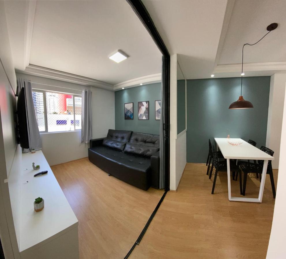 101- Lindo Apartamento Amplo E Decorado, 2 Quartos, Sala, Cozinha Completa, Mobiliario Moderno, Lavanderia , Excelente Localizacao No Bairro Bigorrilho 쿠리치바 외부 사진